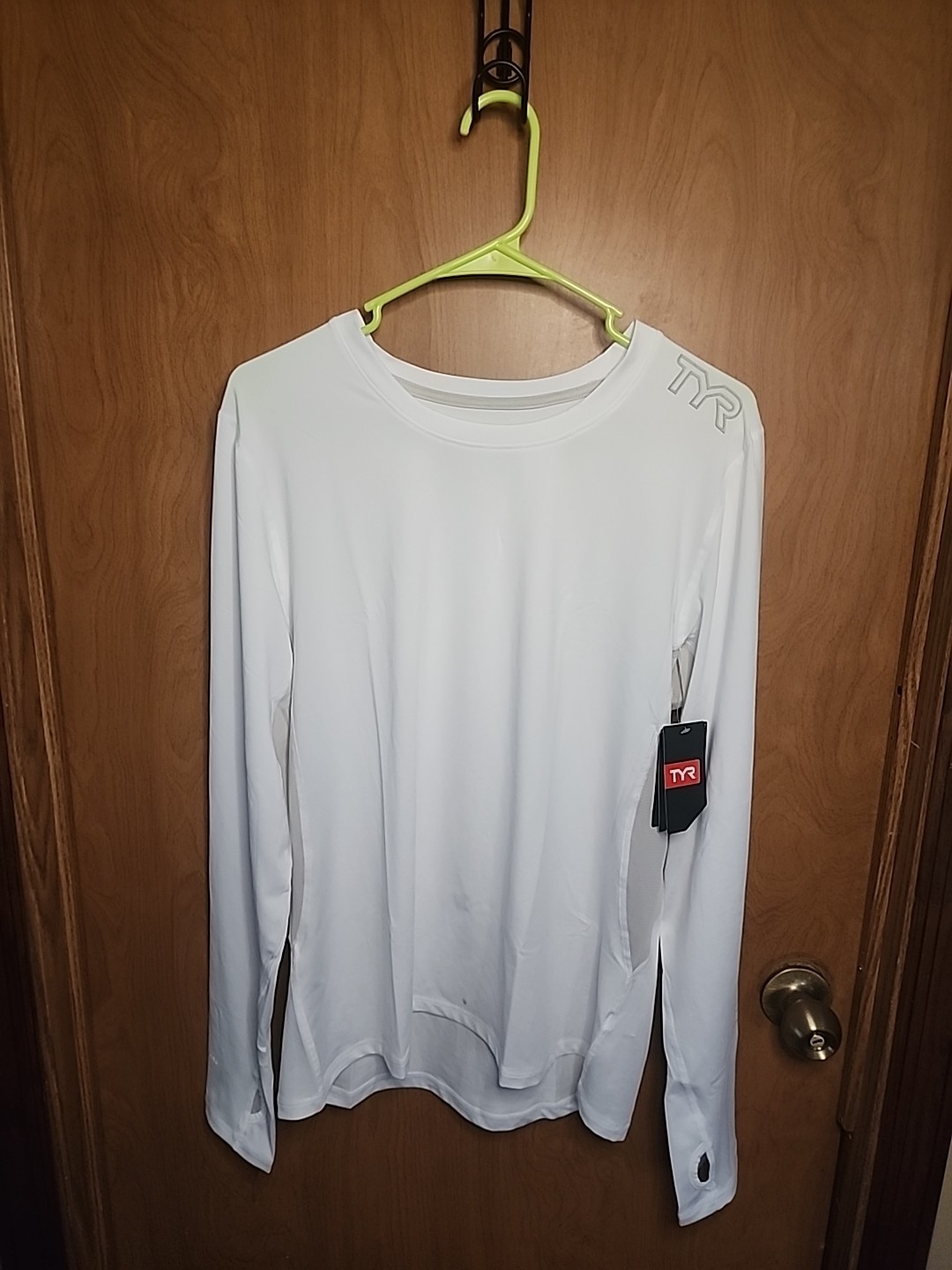 TYR Men's White vented Long Sleeve Size XL Sun Shirt UPF 50+ gallery