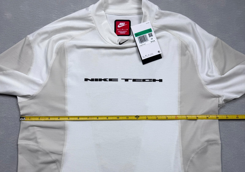 Nike Tech Men's Size XL Base Layer Training Shirt IB1522-100 gallery