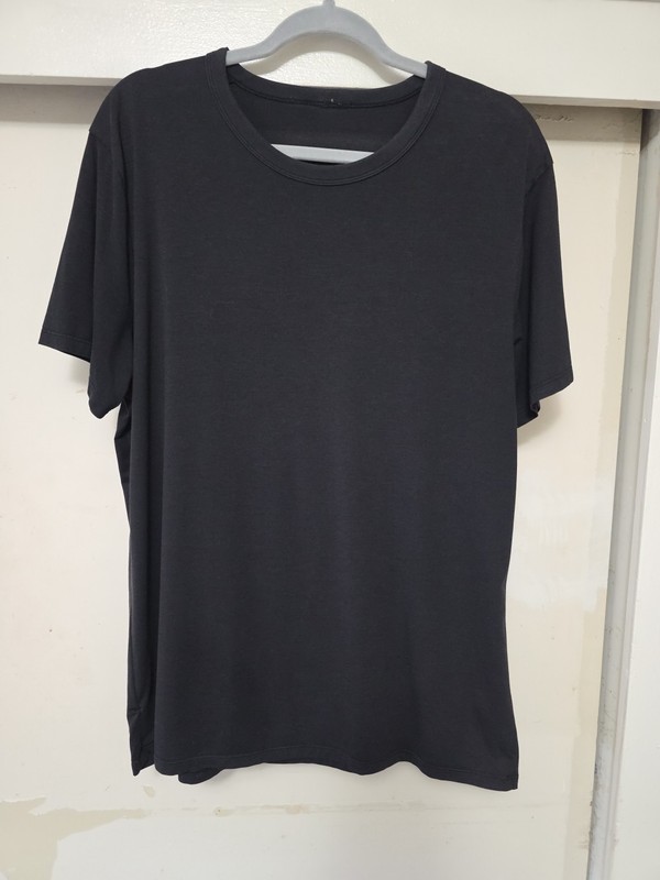 Lululemon X Atlanta Hawks NBA Black Lightweight Athletic Tshirt SZ XL gallery