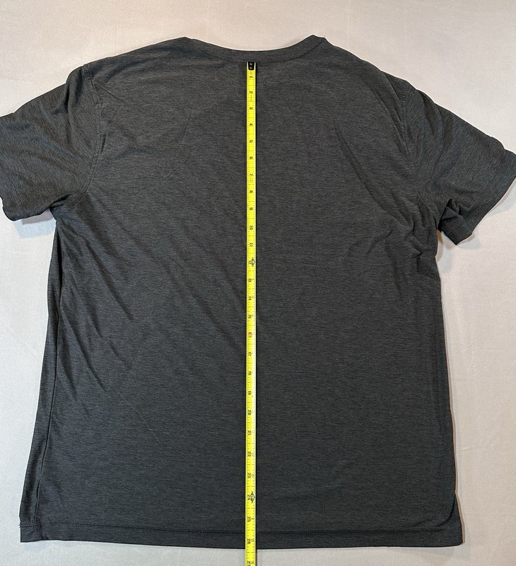Vuori Strato Tech T-Shirt Mens L Charcoal Heather Performance Crew Neck V126 gallery