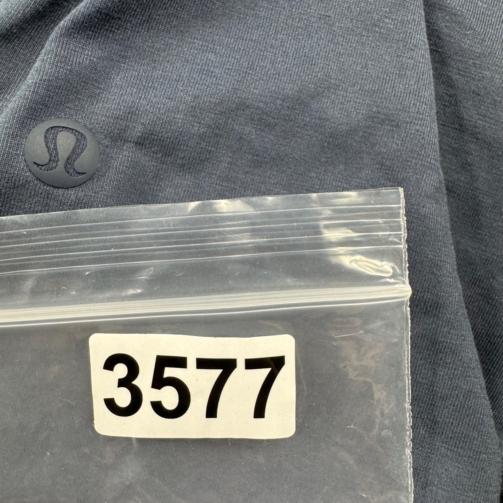 Lululemon Dark Blue Performance S/S Men’s Athletic Shirt Size Medium gallery