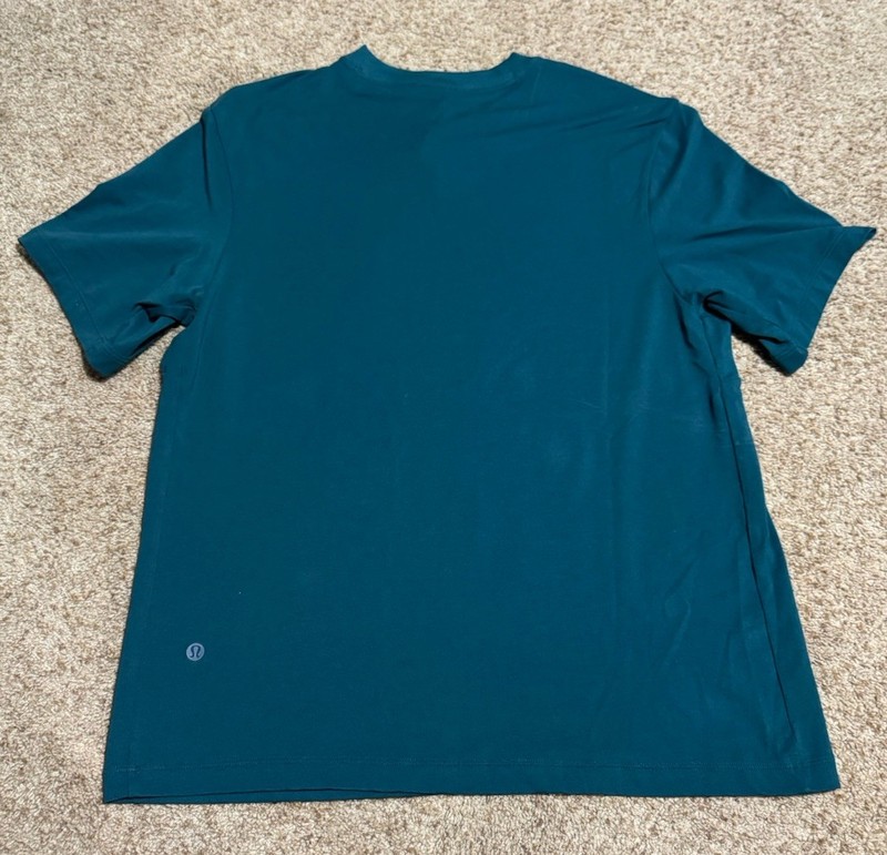 NEW Lululemon Men’s Size Medium Storm Teal Zeroed In Short Sleeve Shirt gallery