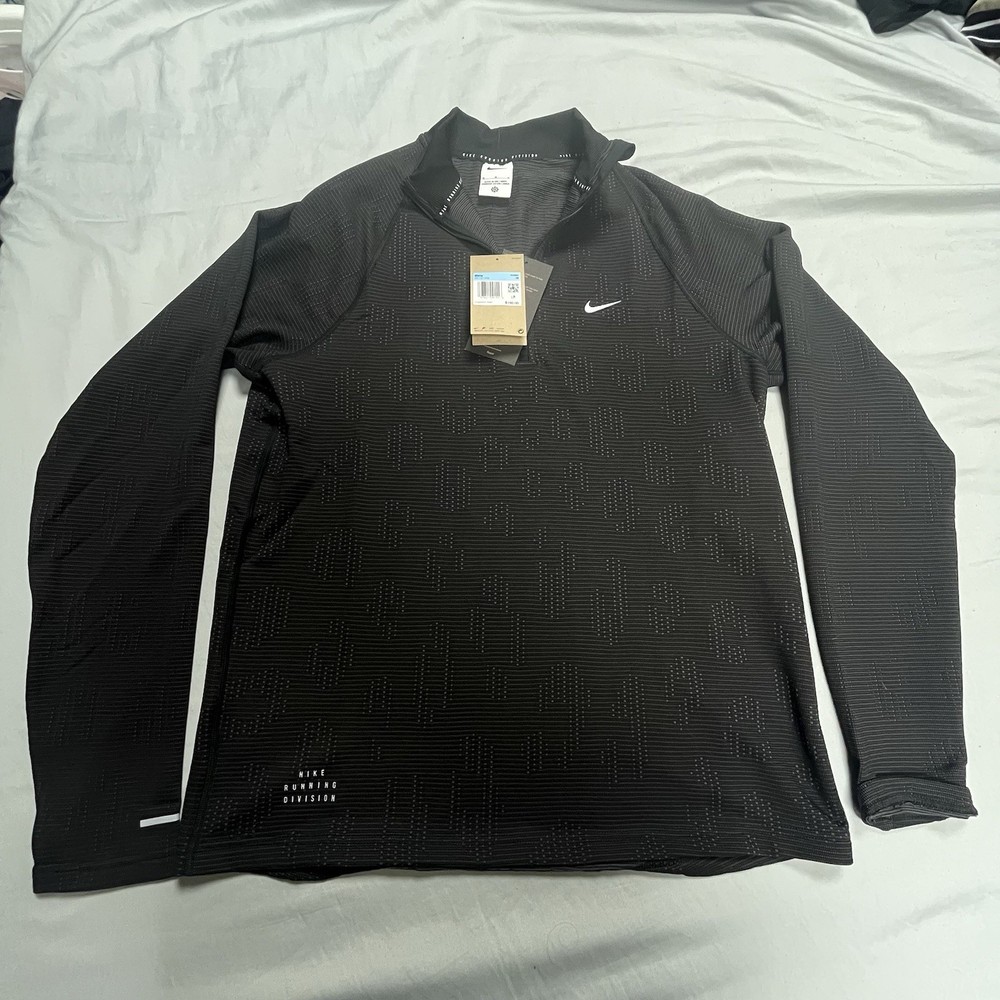 Nike Pinnacle Running Division Water Repellent Black Top Men's Medium FZ1121-010
