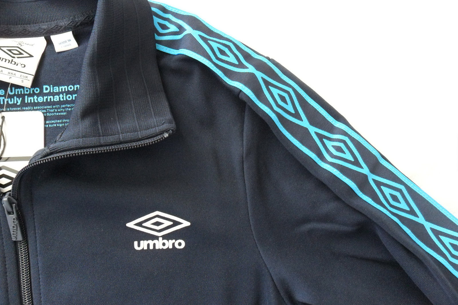 NEW~Umbro 1350 DIAMOND ICON TAPED Track sweat shirt Jacket soccer Top~Men sz Med gallery