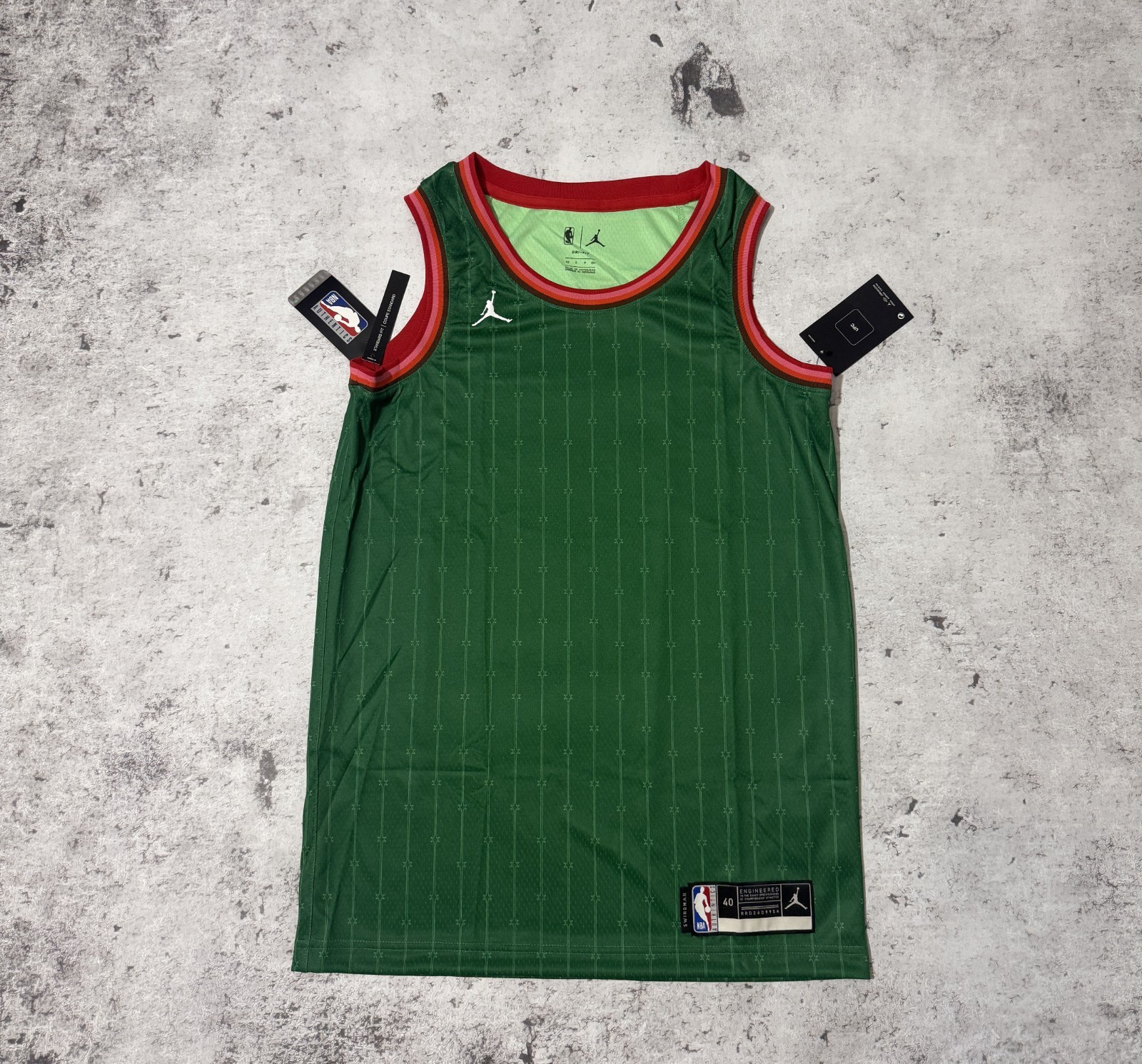 JORDAN SLEEVELESS TANK TOP BASKETBALL SIZE S RETAIL 120$ gallery