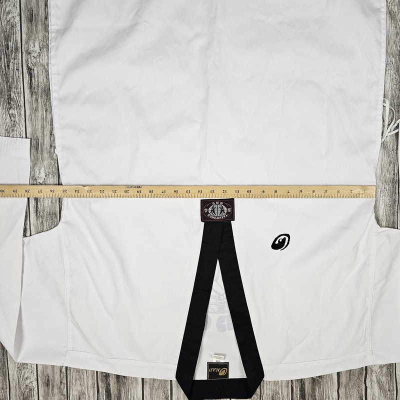 MAD Pullover Mens 2XL White Taekwondo Top World Classic Martial Arts V-Neck gallery
