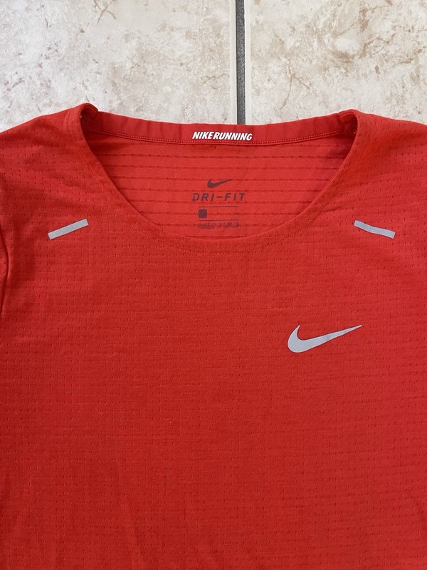 Nike Running Men’s Short Sleeve Tech Red Small T-Shirt Dri-Fit Sports Ball Tee gallery