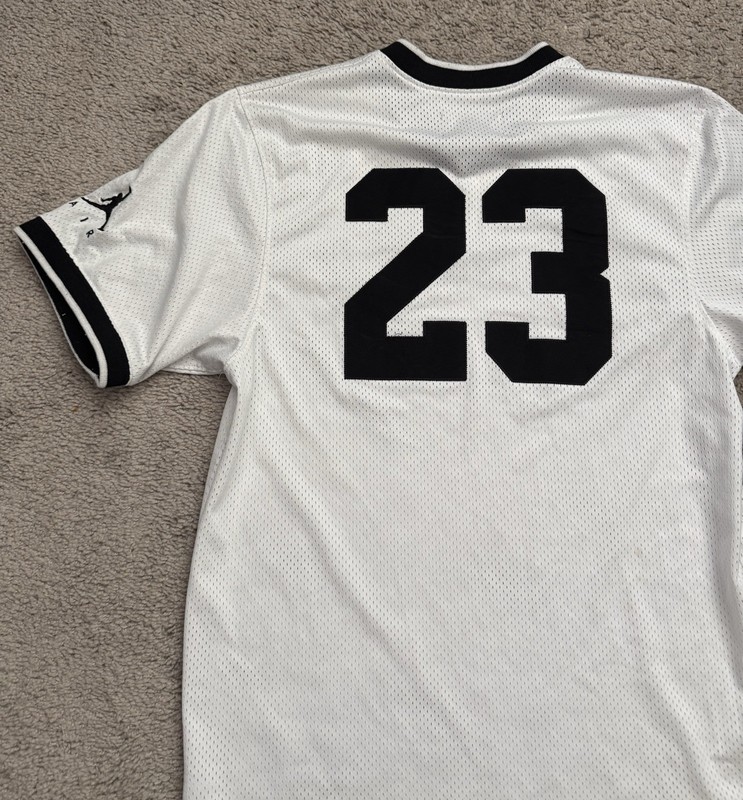 NIKE Jordan Air Mesh Gym White Thick Jersey Mens Size Medium gallery