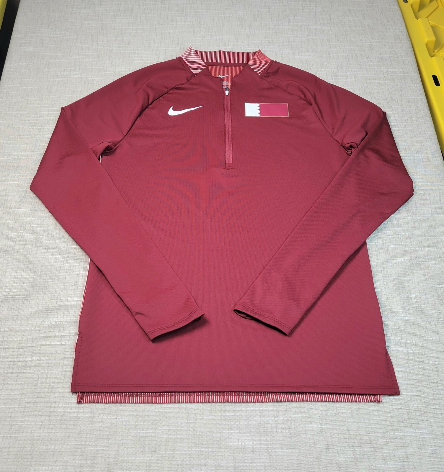 NIKE Pro Elite Qatar Drill Top 1/4 Zip Medium Men Maroon White Track & Field USA gallery