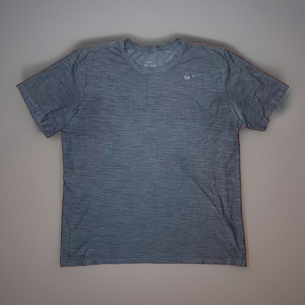 Nike Black & Gray Dri-Fit Quick Dry Training SS T-Shirt Men's Size Large gallery