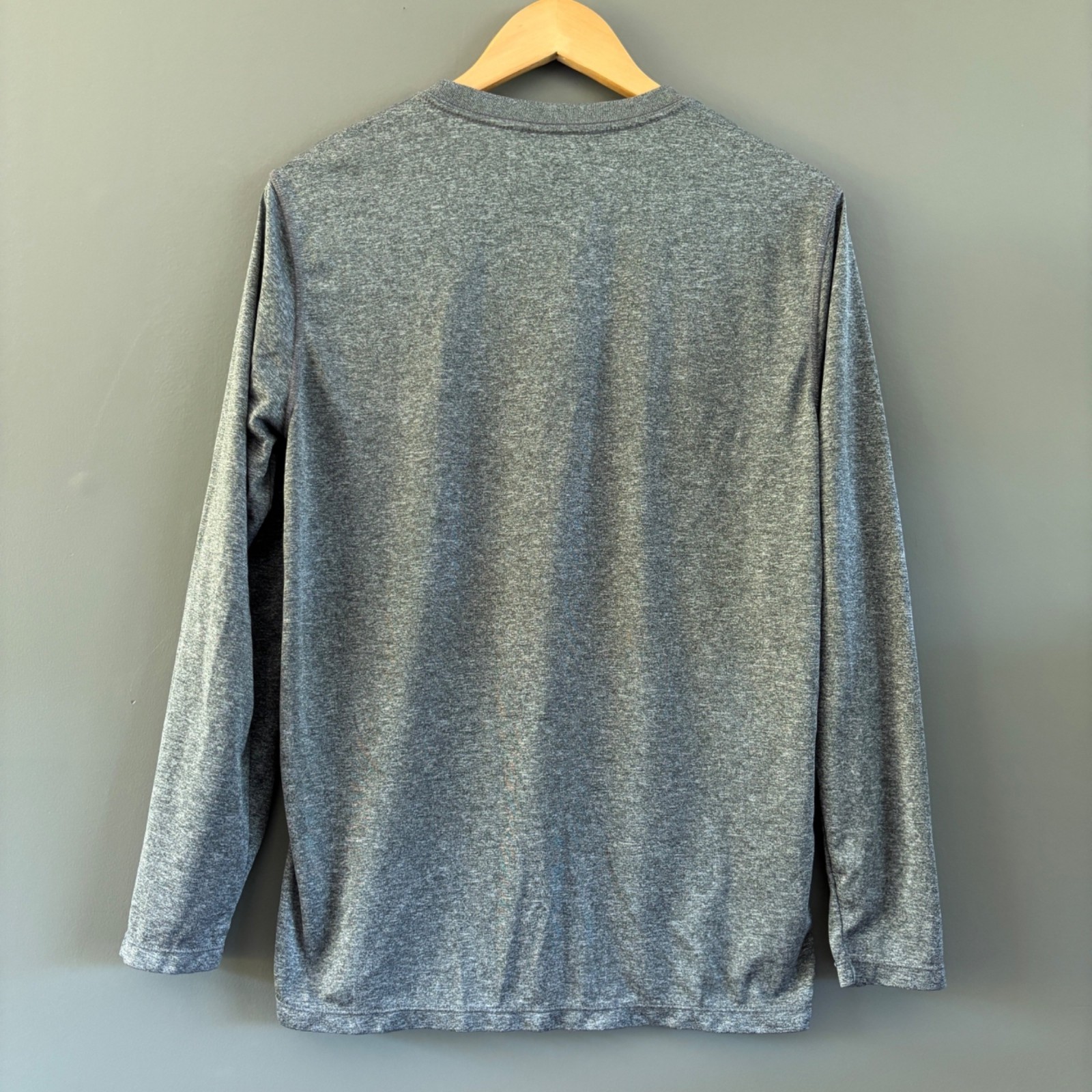 Layer 8 Mens Medium Gray Heathered Long Sleeve Crewneck Performance Shirt gallery