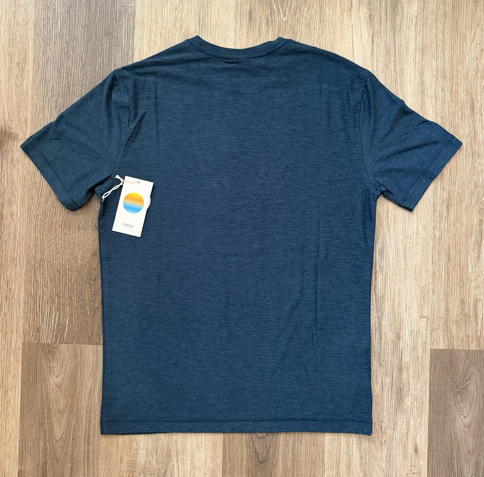 Vuori Strato Tech Tee Navy Heather Sz Small V126 Athletic NWT gallery