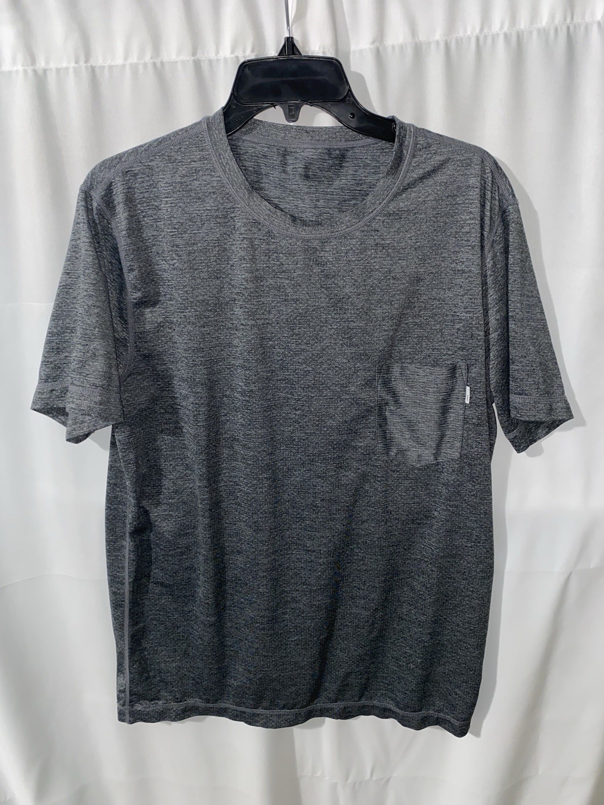 Vuori Tradewind Pocket Performance Tee Shirt Mens Medium Short Sleeve gallery