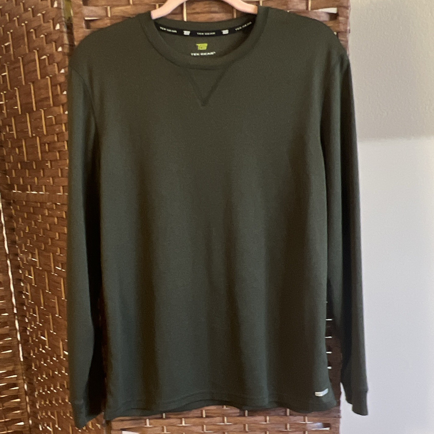 Tek Gear Performance Men's Green Long Sleeve Crew Neck Polyester Stretch Tee S gallery