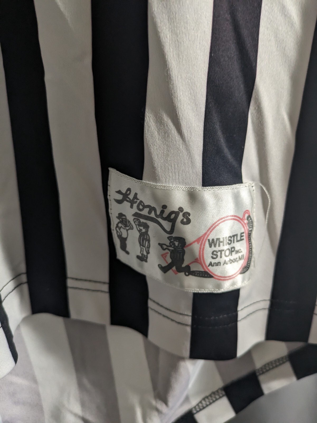 Honig’s Whistle Stop Referee Shirt Short Sleeve Size XL gallery