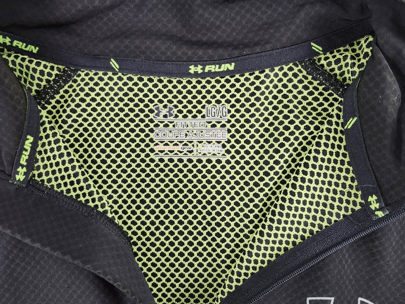 Under Armour Run All Season Gear Fitted 1/2 Zip Mens L Black Performance Shirt gallery