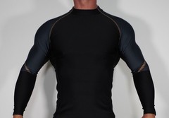 MEN’S LONG SLEEVE THICK COMPRESSION ATHLETIC SHIRT SIZE L
