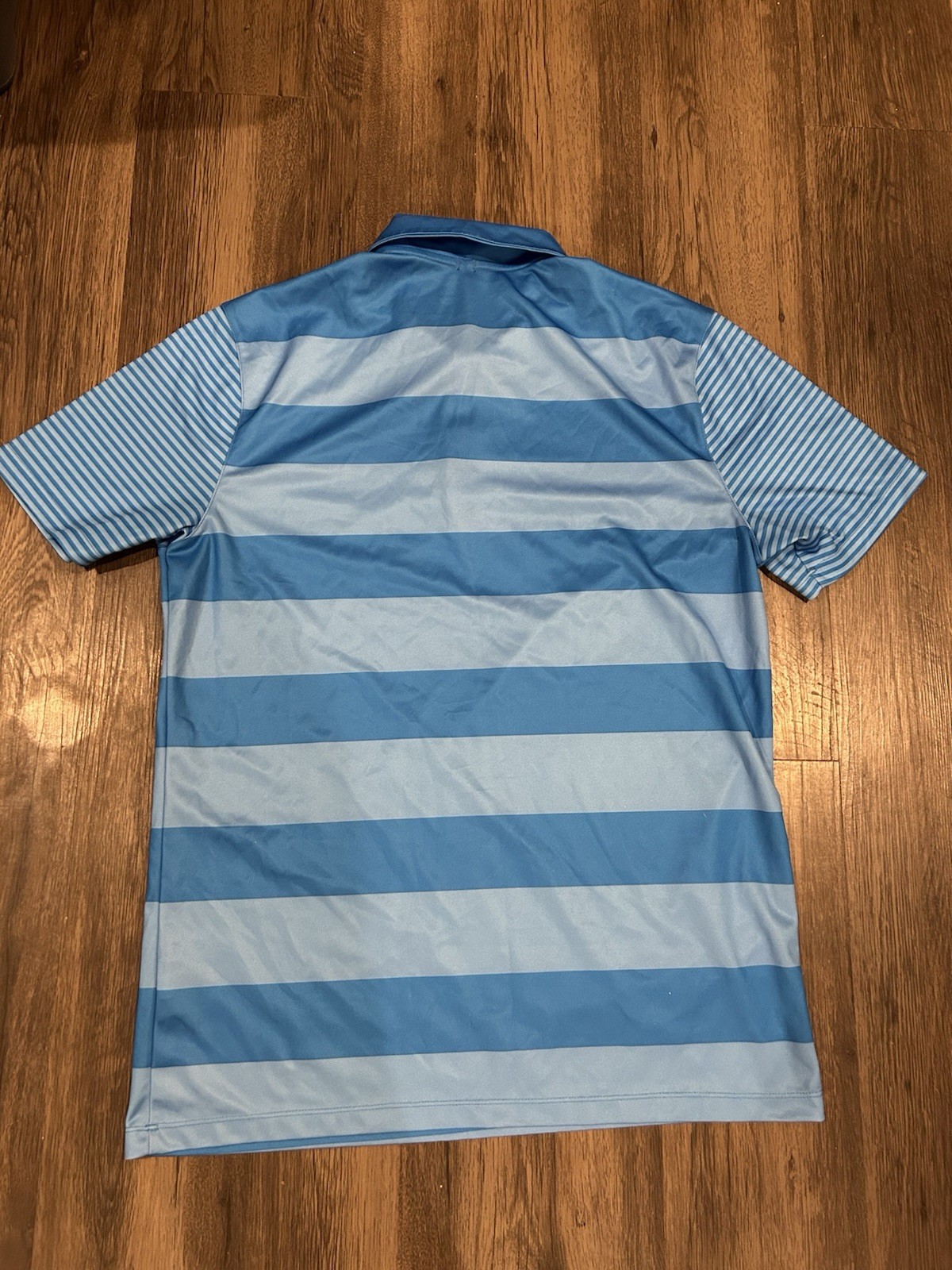 Nike Gold Dri Fit Blue Stripe Short Sleeve Shirt Men’s Medium gallery