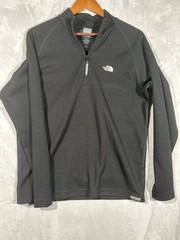 The North Face Mens Vaporwick 1/4 Zip Pullover M Black Polyester Lightweight Act