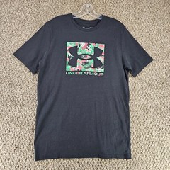 Under Armour T Shirt Mens Medium Short Sleeve Heat Gear Christmas Theme