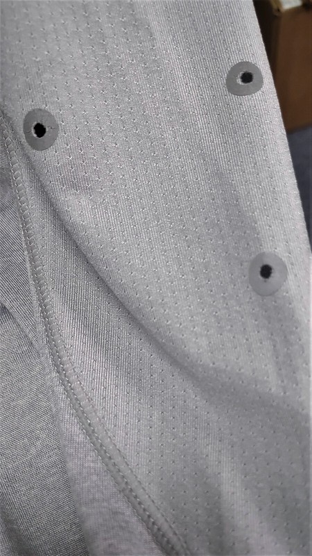 REEBOK Men's Long Sleeve Silver Gray V-Neck Athletic Fitness Shirt Size S EUC gallery