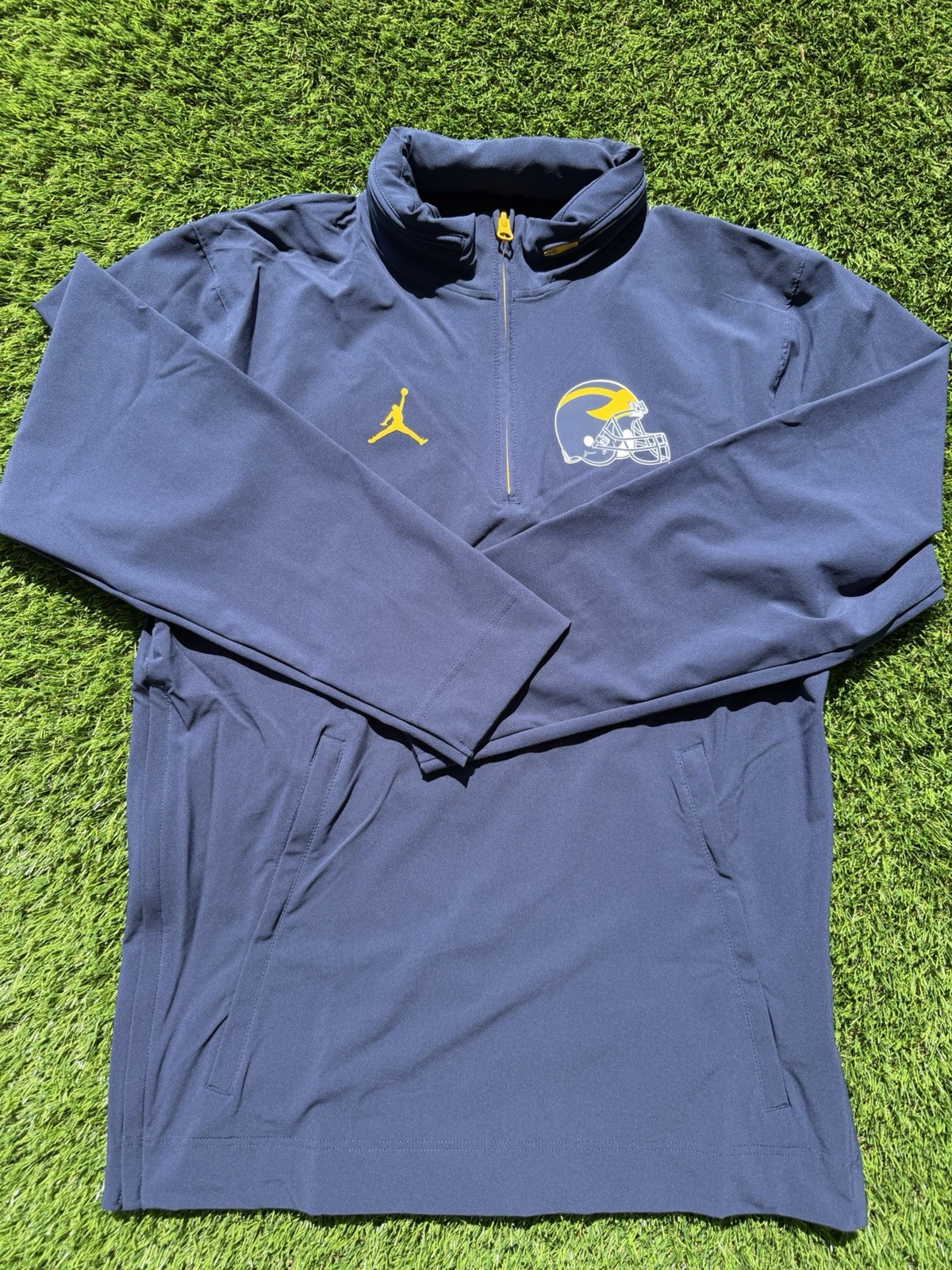 Men’s Large Jordan Brand Michigan Wolverines Sideline Coaches 1/4 Zip Jacket gallery