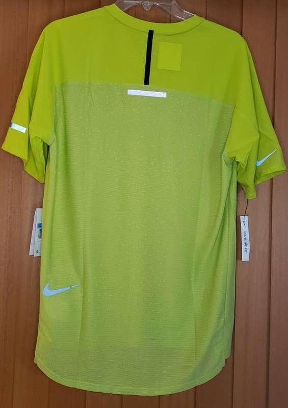 NIKE TECH PACK MEN SIZE M RUNNING SHORT SLEEVE TOP BRIGHT CACTUS CJ5731-308 gallery