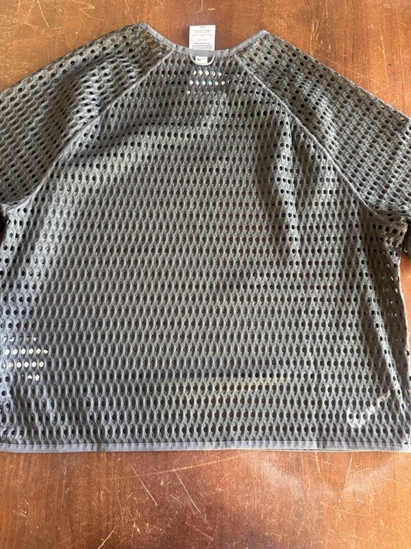 Size Medium - Nike ACG Radical AirFlow Short Sleeve Trail Running Top gallery