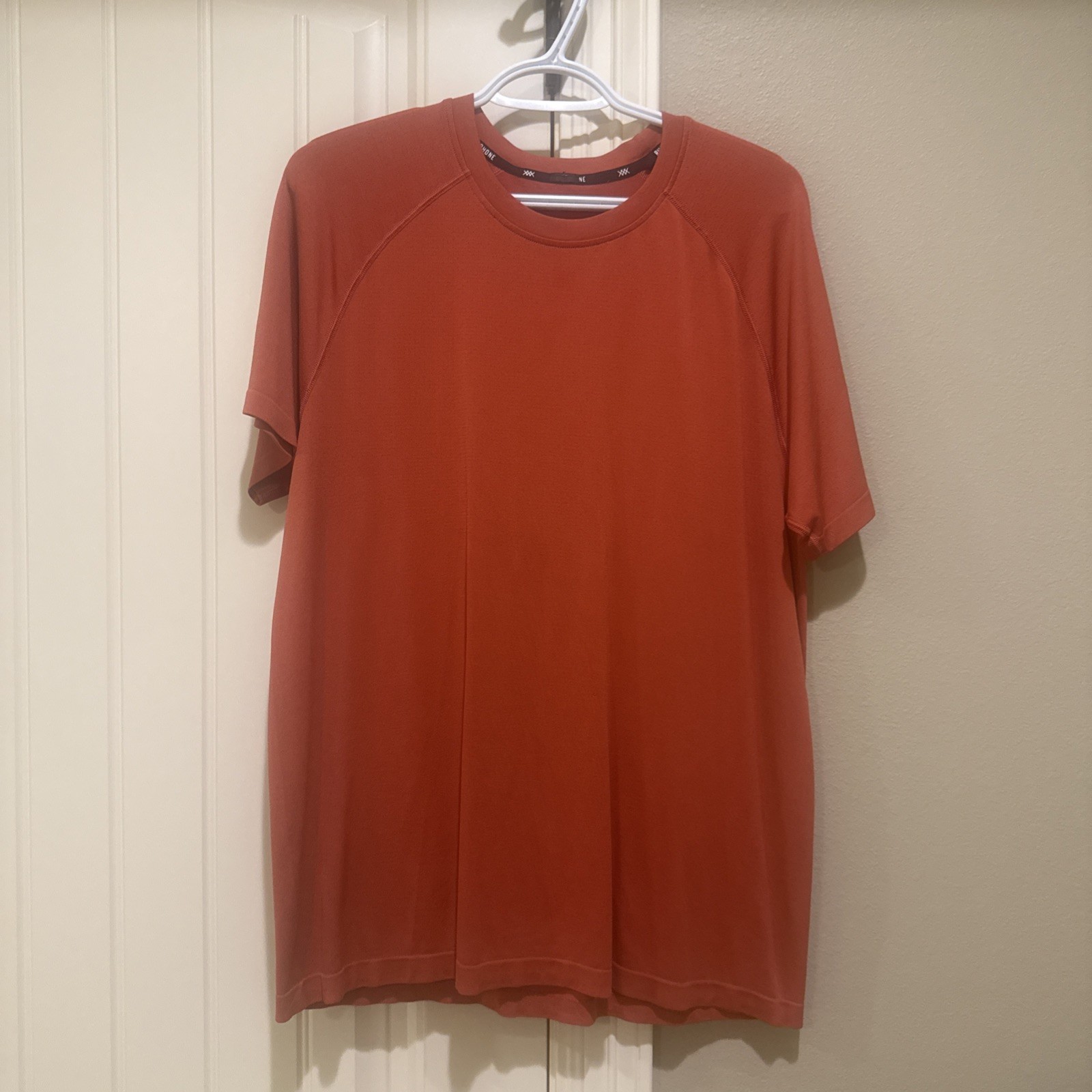 Rhone Men's Large Red Reign Tech Short Sleeve T-Shirt gallery