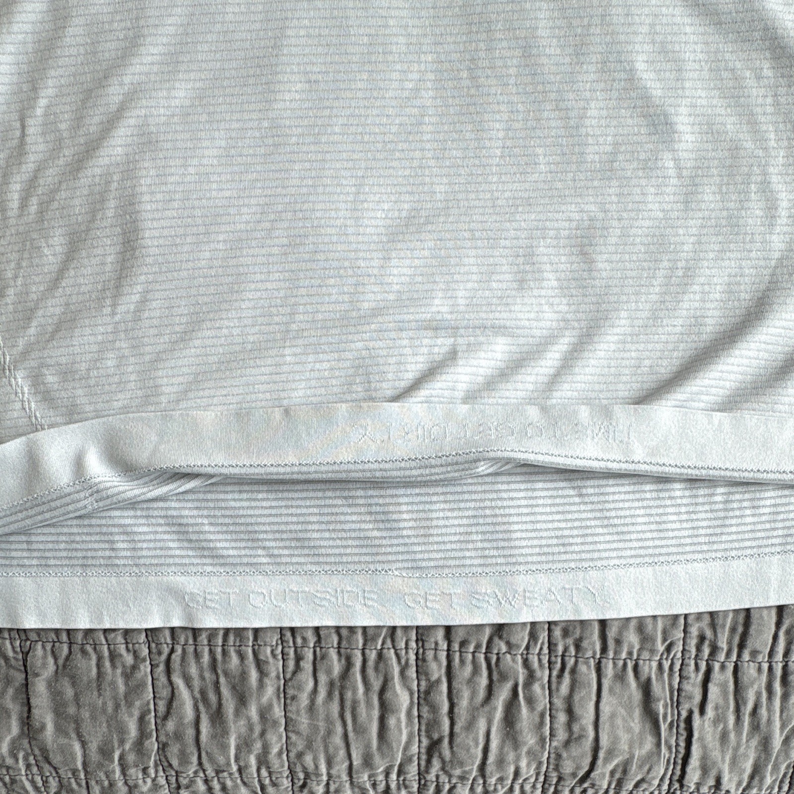 LULULEMON Metal Vent Tech Athletic Knit Tee Silver Drop Men’s M gallery