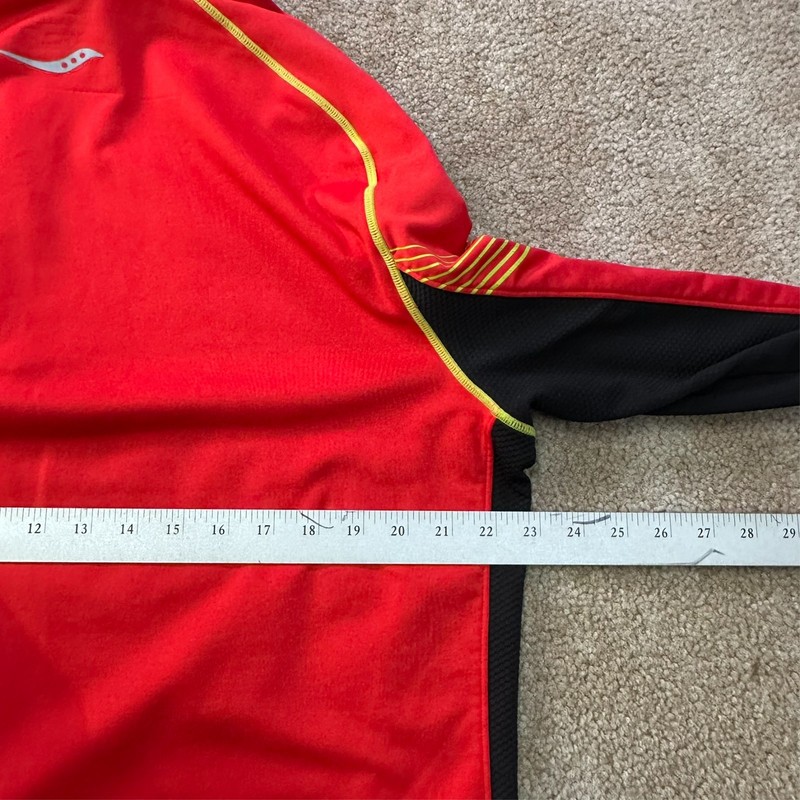 Saucony Men’s Long Sleeve Running Shirt 1/4 Zip red RunWarm XL Thumbholes gallery