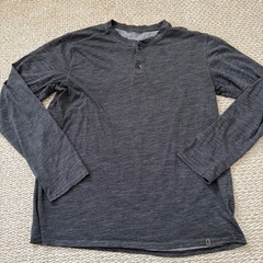 Men’s Vintage Merino Wool Blend Henley Baselayer. Royal Robbin’s. Medium Gray
