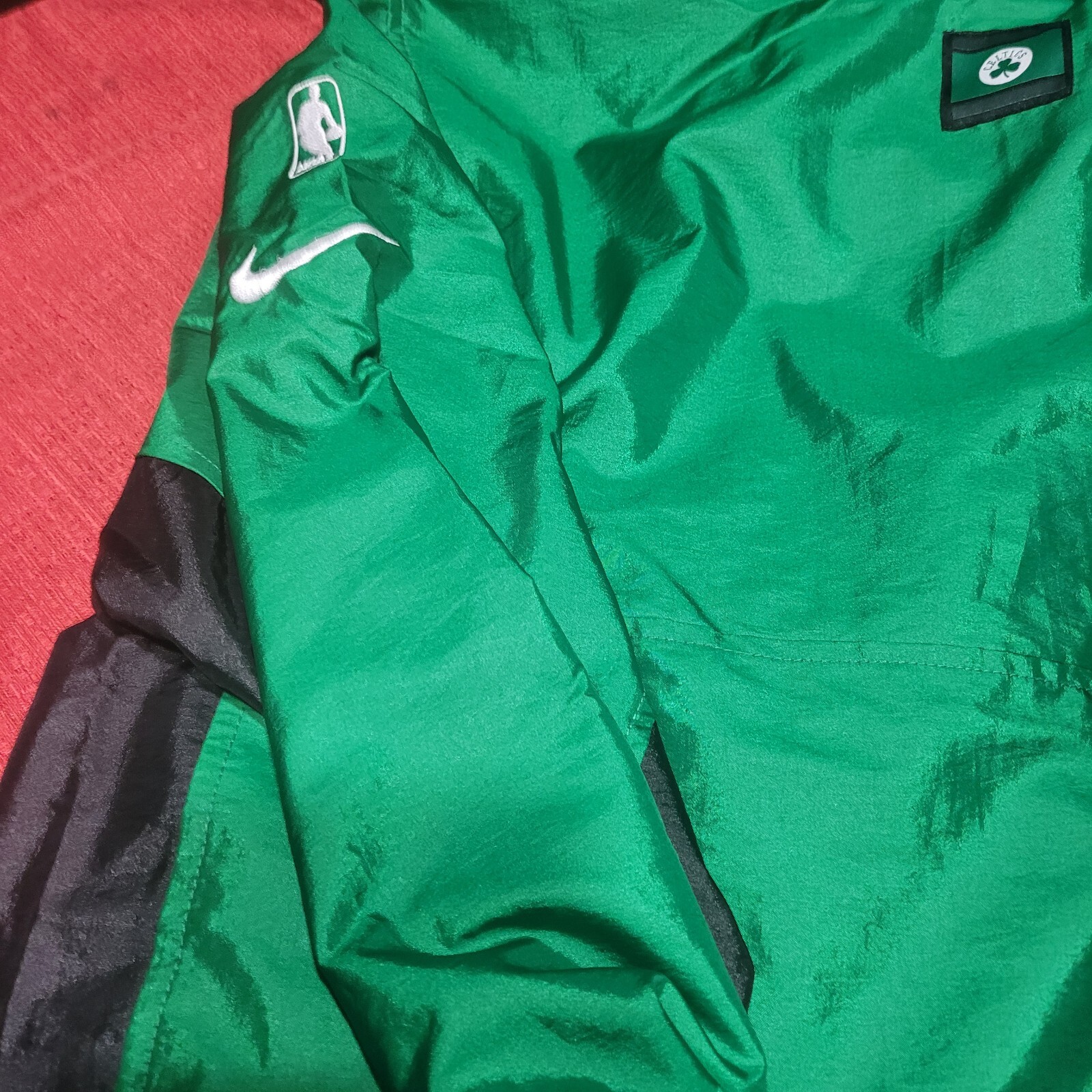 NWT Boston Celtics Nike 1/2 Button Nylon Jacket Pullover Mens Small gallery