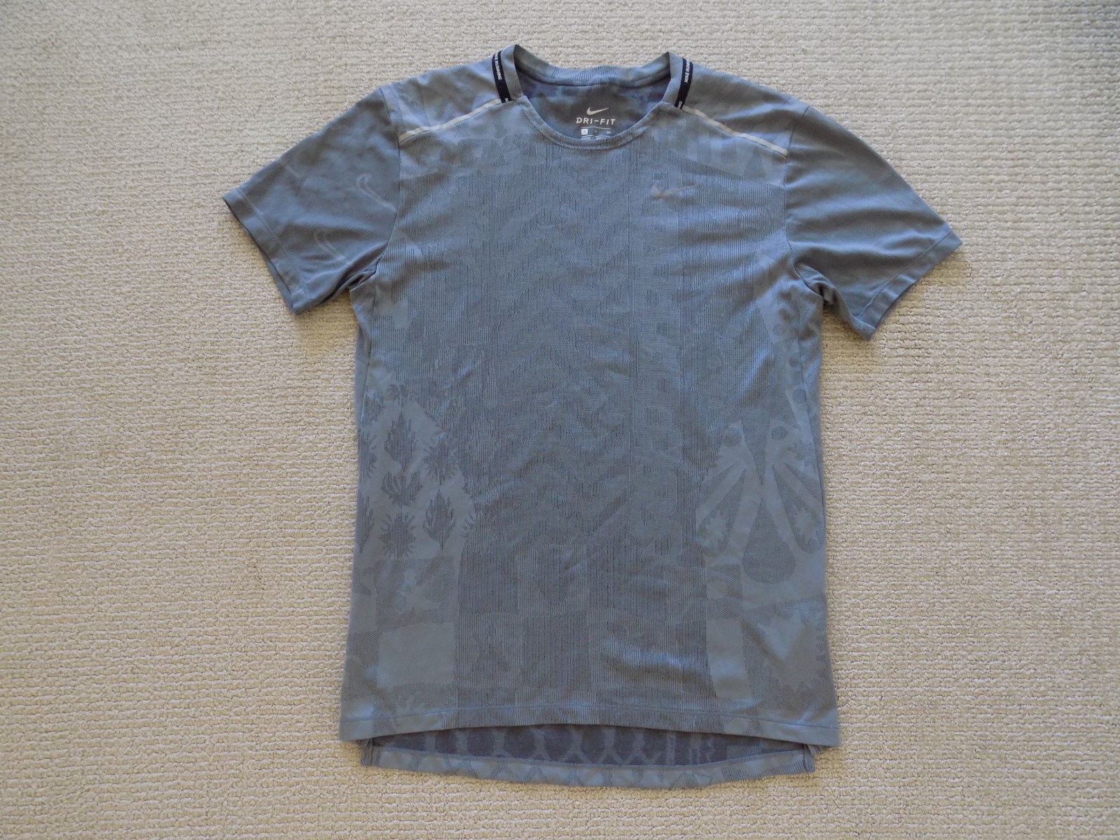 MENS S SMALL NIKE TECHKNIT WILD RUN RUNNING SHIRT TOP T TEE GREY CJ5814 010 gallery
