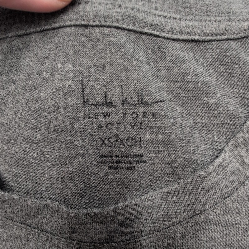 Nicole Miller New York "Reckless" Women's XS Heather Gray Sleeveless Tee gallery