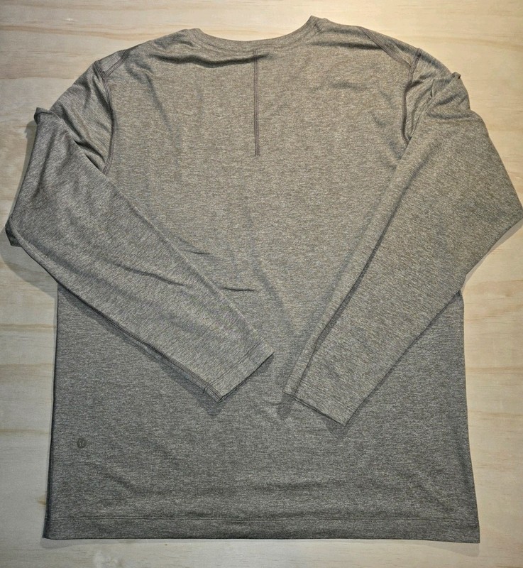 Lululemon Mens long-sleeve performance crewneck size L heathered taupe/tan gallery