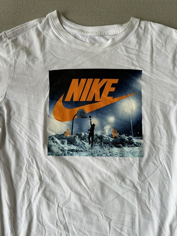 The Nike TEE BRIGHT CERAMIC GRAPHIC LONG SLEEVE TEE TOP White Large gallery