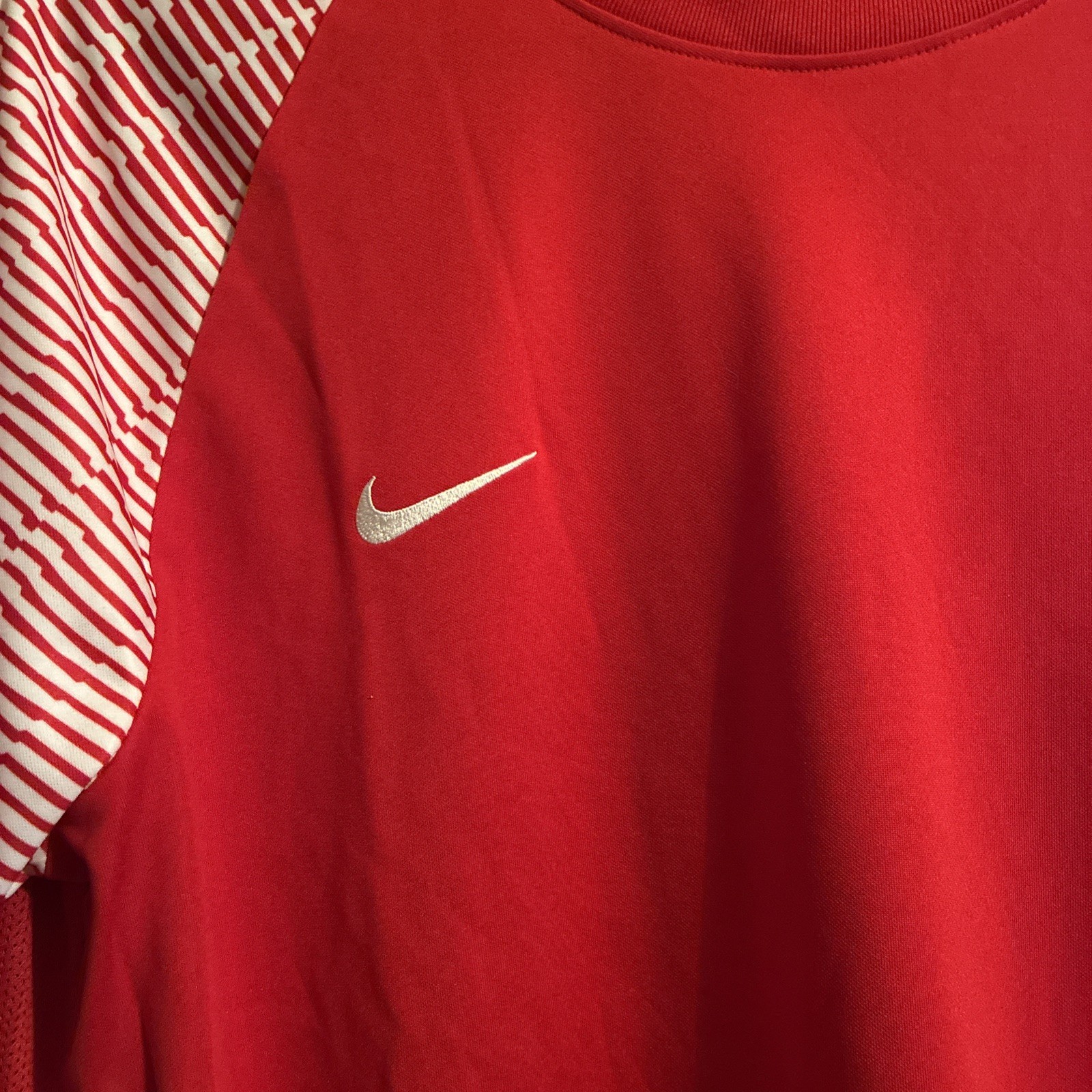 Nike Dri-FIT Academy Soccer Performance Slim Fit Jersey Red DH8033-657 Sz XL gallery