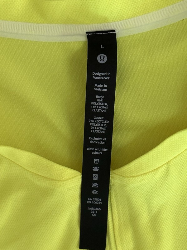 Lululemon Shirt Men's Large Vented Tennis Short Sleeve Yellow 1/4 Zip Run Gym gallery