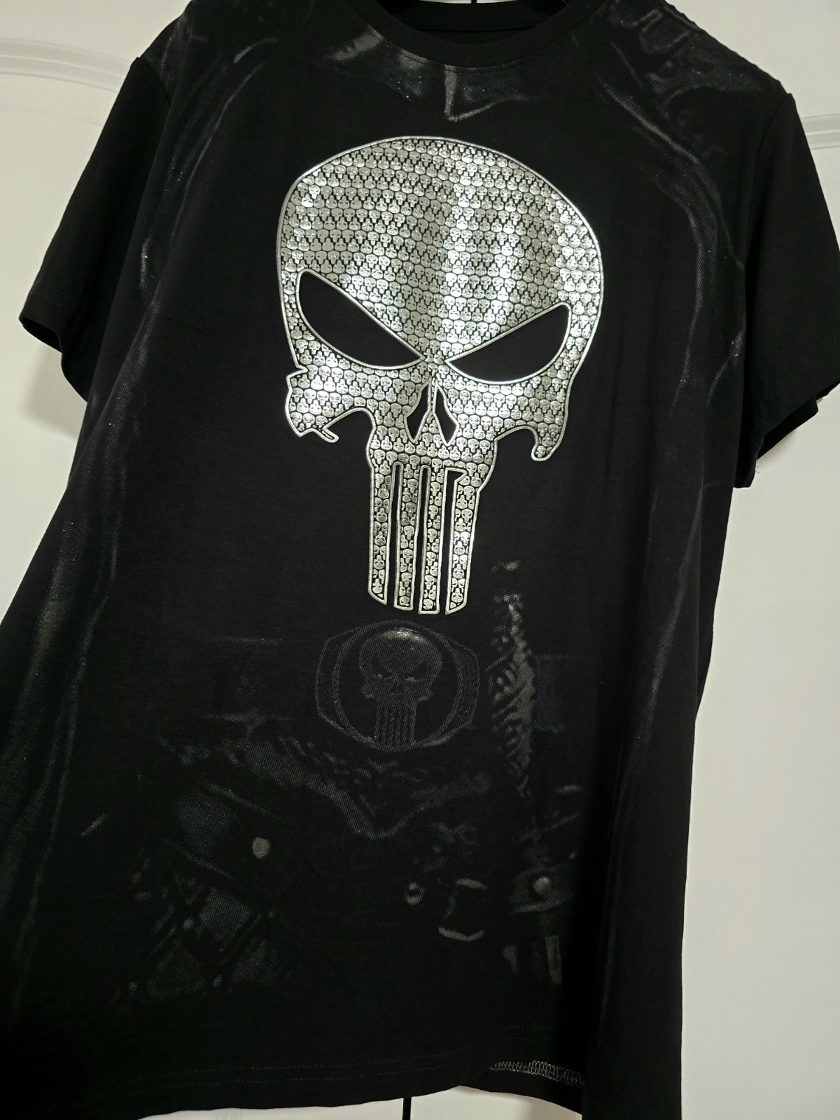 Gym Compression Shirt. PUNISHER. Spandex Men's SzXL. 3D Skull Design gallery