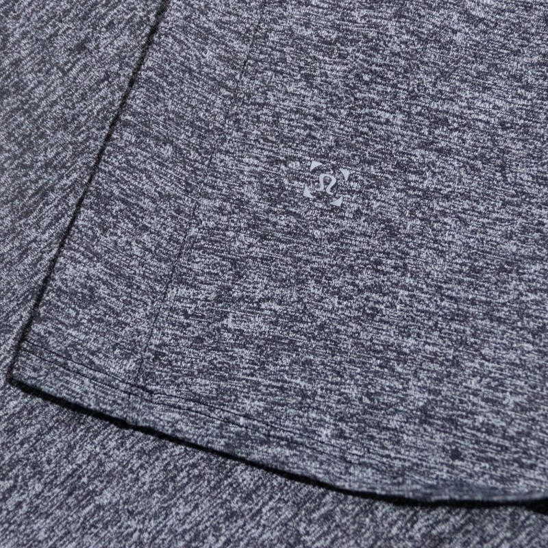 Lululemon Men's Surge Warm Crew Long Sleeve Dark Gray Pullover Shirt M/L (21x29) gallery