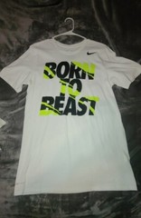 Nike Men’s T-Shirt Born to Beast Short Sleeve Tee sz medium volt black white EUC