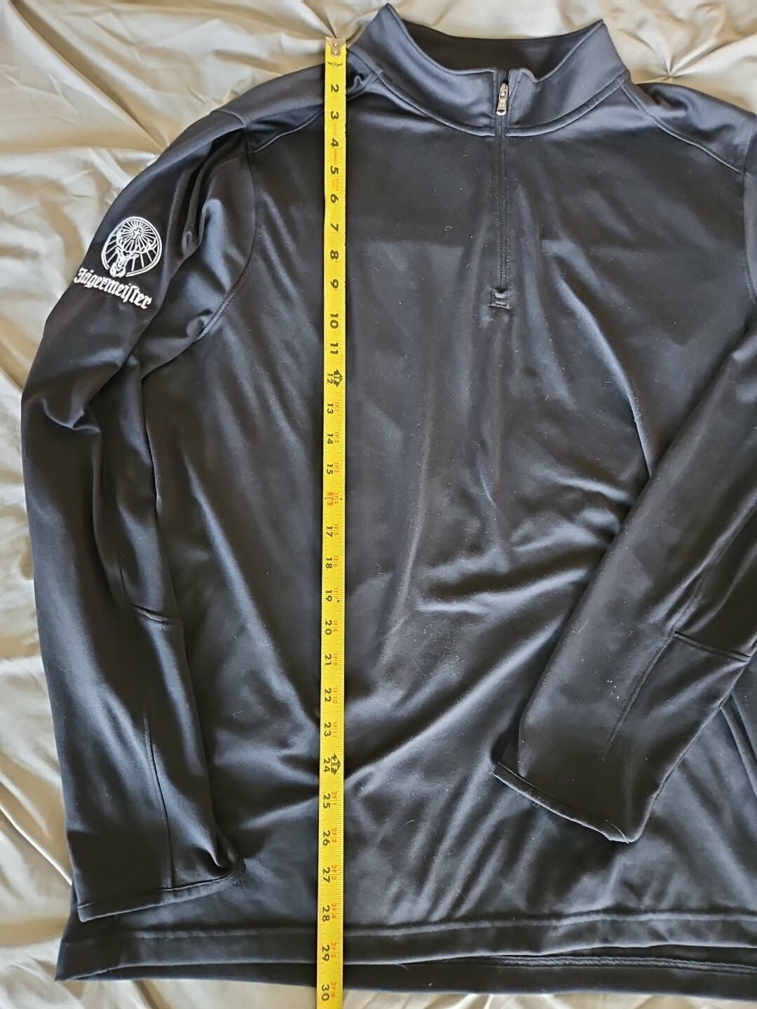 Under Armour Mens 2XL Black Fitted 1/4 Zip Pullover Heatgear Jagermeister gallery
