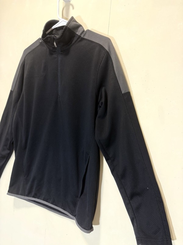 Under Armour 1/4 Zip Athletic Pullover Men's Sz M / Black and Gray gallery