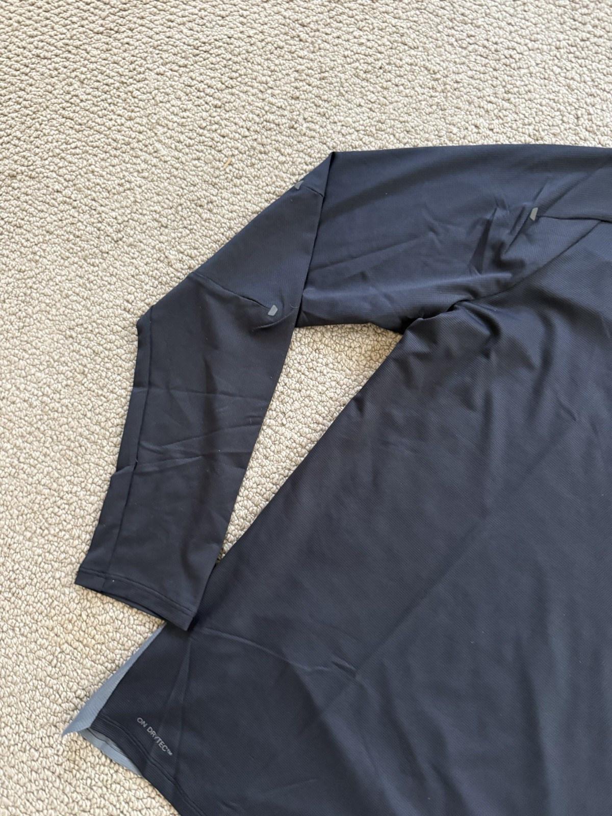 On Running Performance Long Sleeve T Black Men’s Medium NWT (retails $90) gallery