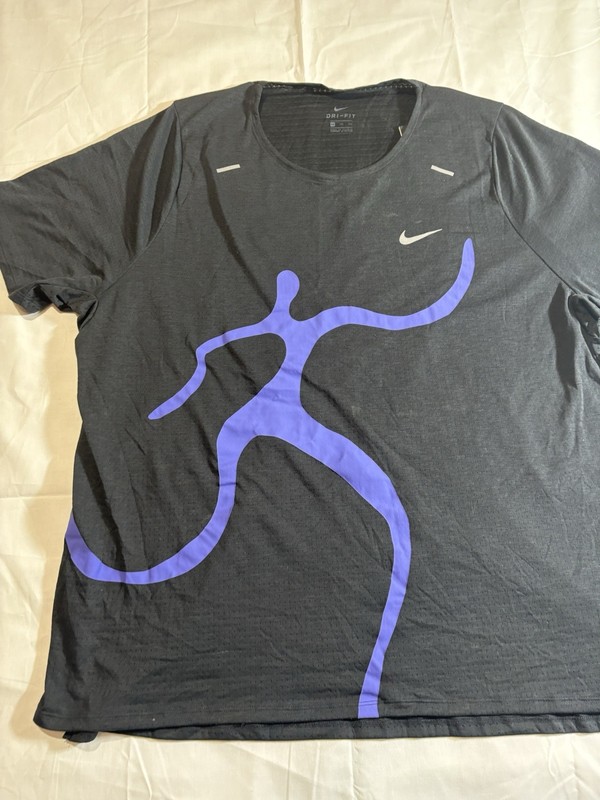 Nike Dri-FIT A.I.R. Artist in Residence Running Graphic Tee XXL Gray/Purple gallery