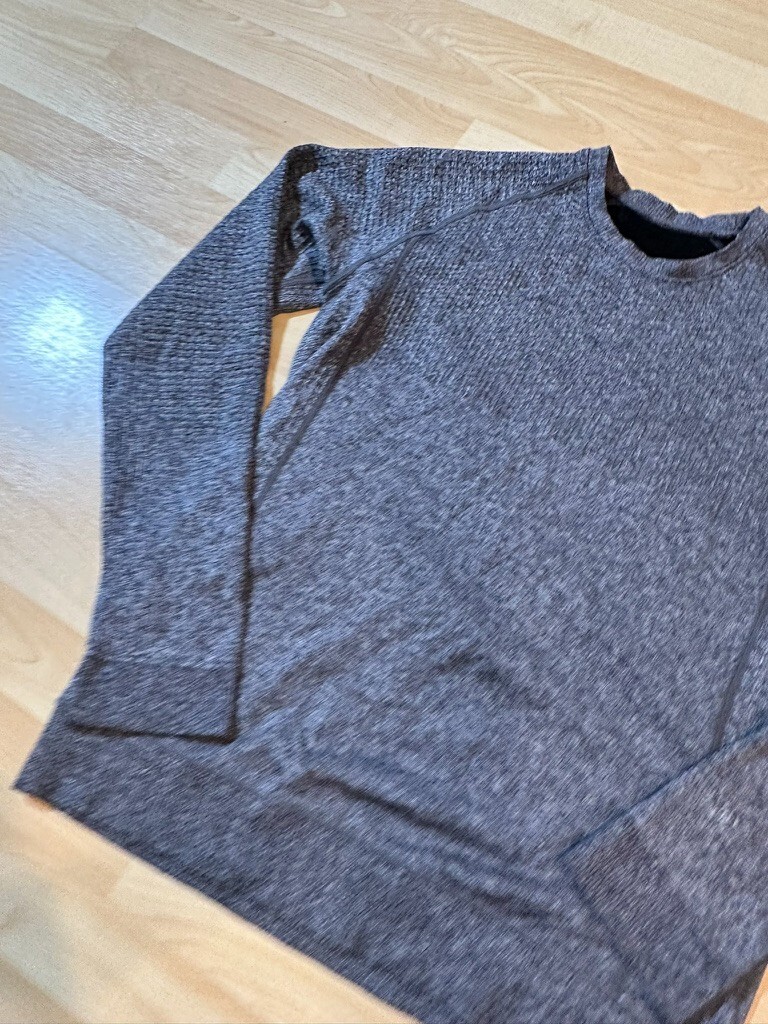 Lululemon Engineered Warmth Crew Men's size Large Heather Gray gallery
