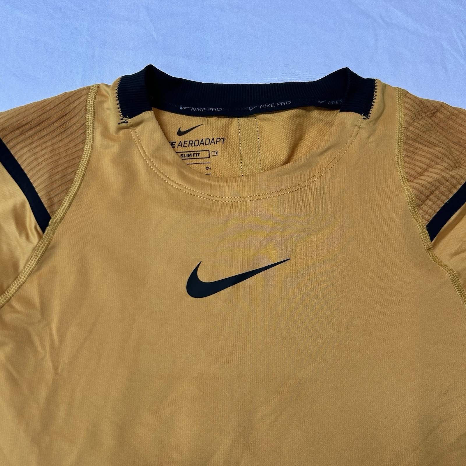 Nike Pro Aeroadapt Training Shirt Slim Fit BV5510-213 Men's Small (CON53) gallery