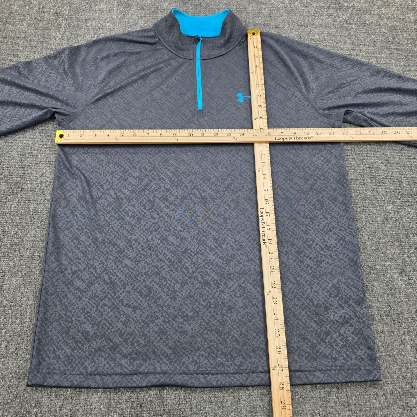 Men's Medium Under Armour Gray Heat Gear Quarter Zip Pullover Long Sleeve Shirt gallery