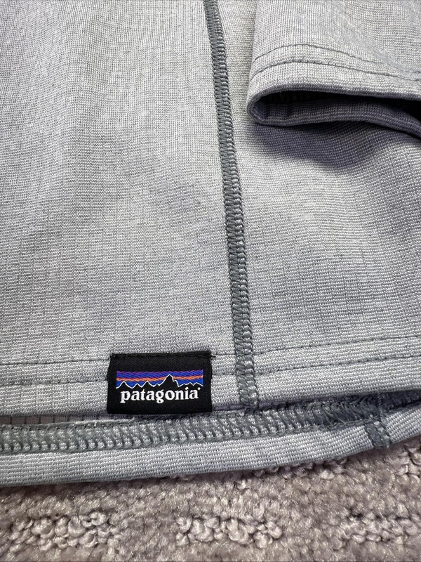 Patagonia Capilene Shirt Mens Medium Gray Long Sleeve Midweight Base Layer gallery